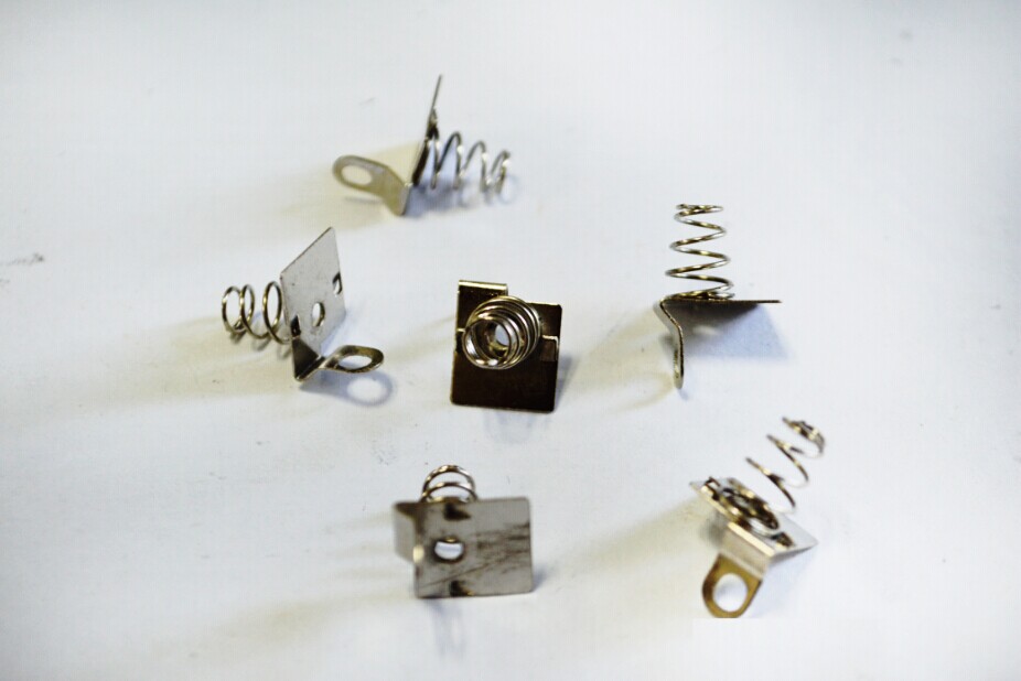 五金沖壓電池彈片負(fù)極細節(jié)展示